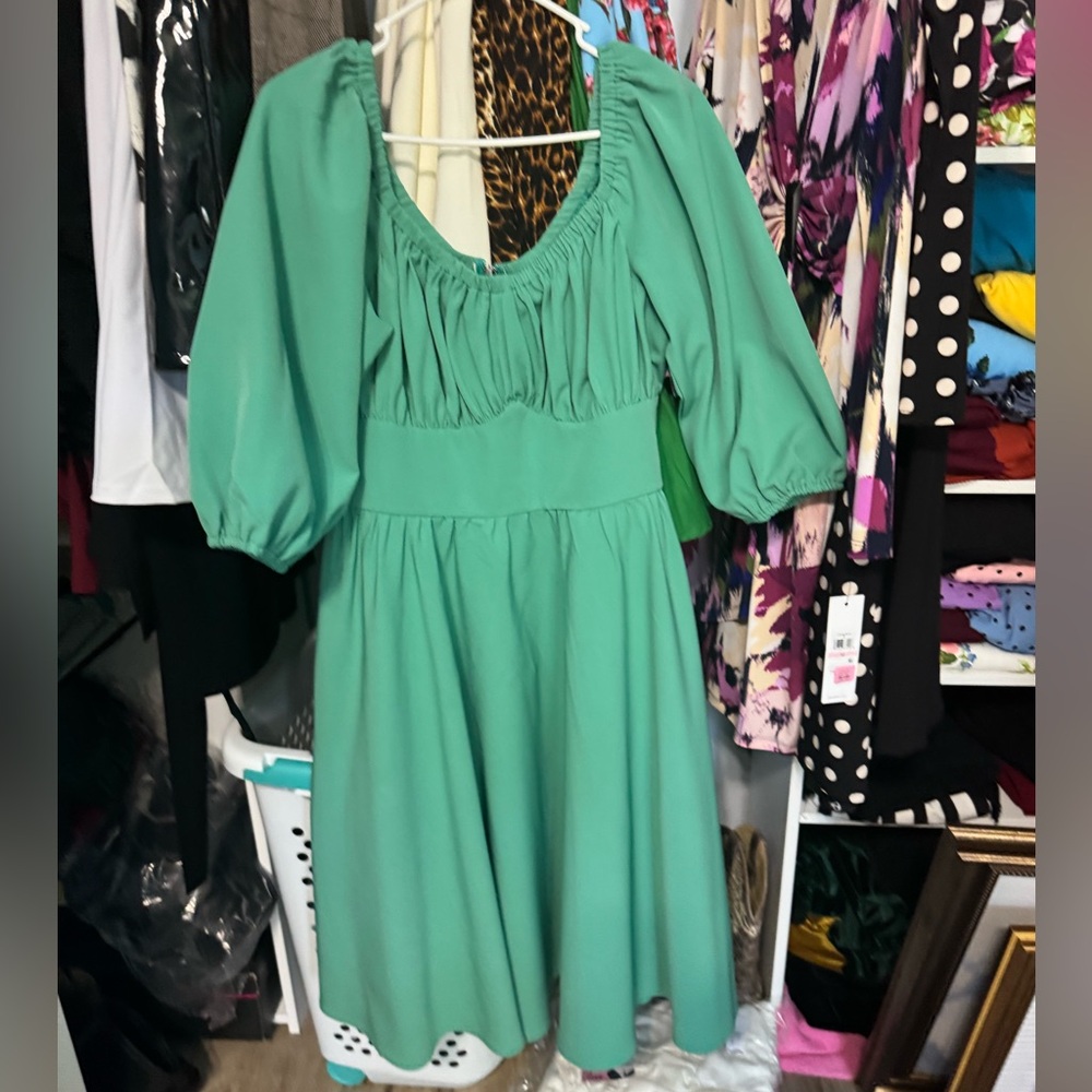 Vixen XL vacation dress moss green EUC. No belt.